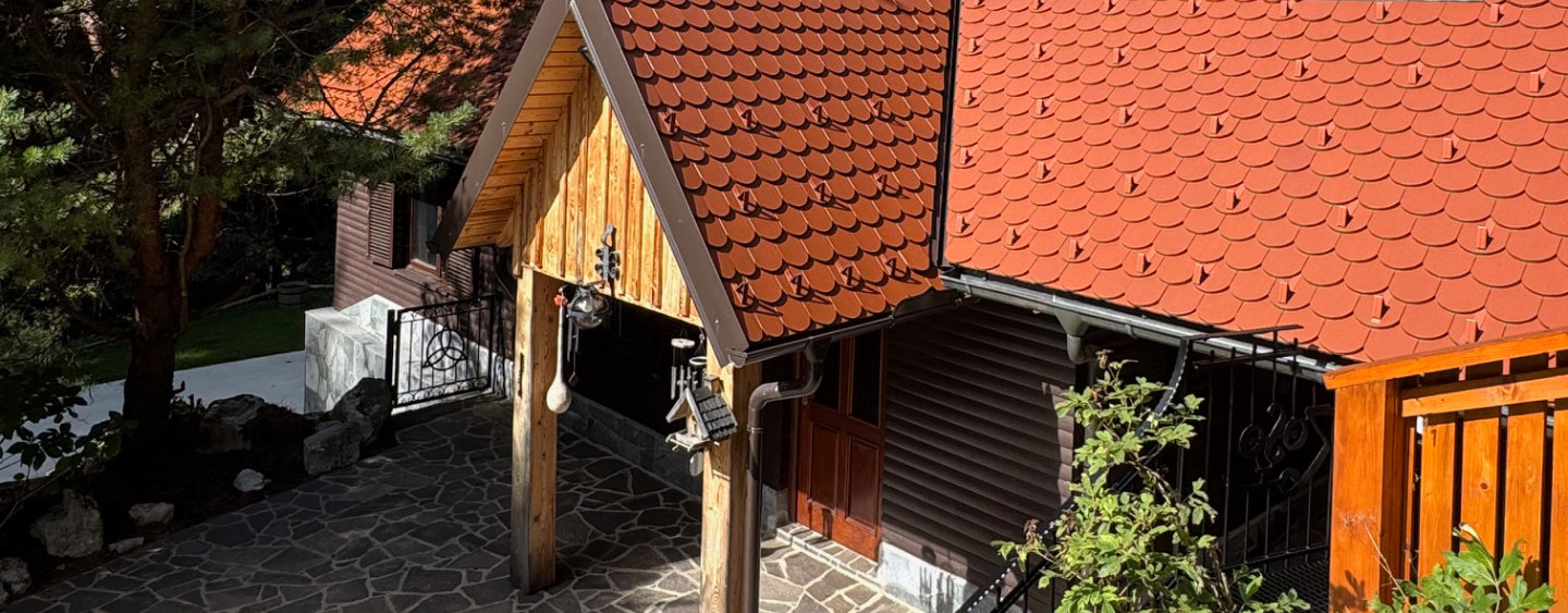 Rogla Lodge - Front terrace